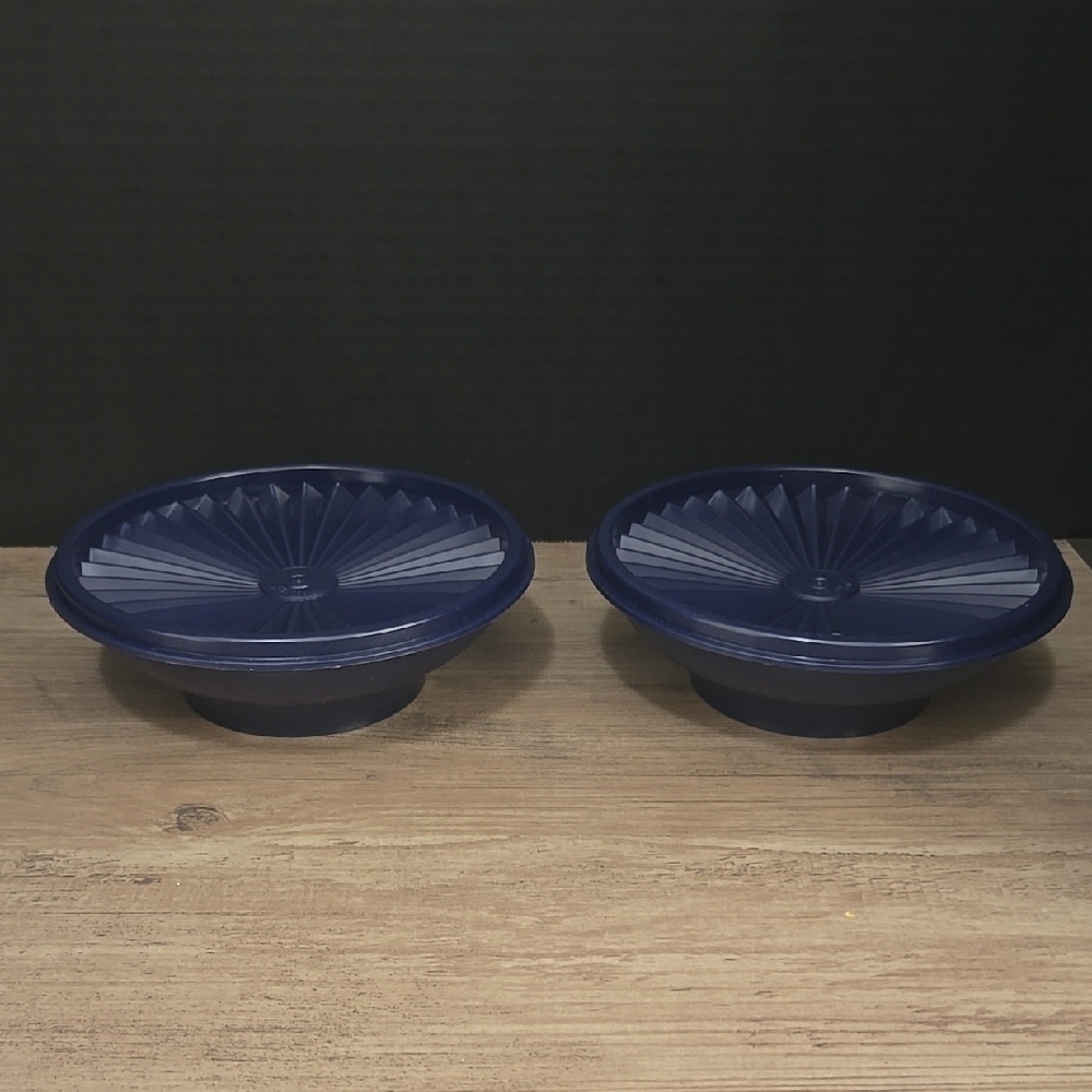 NWT Tupperware two Blue Servalier cereal/ Salad bowls with Lids 890 and 808